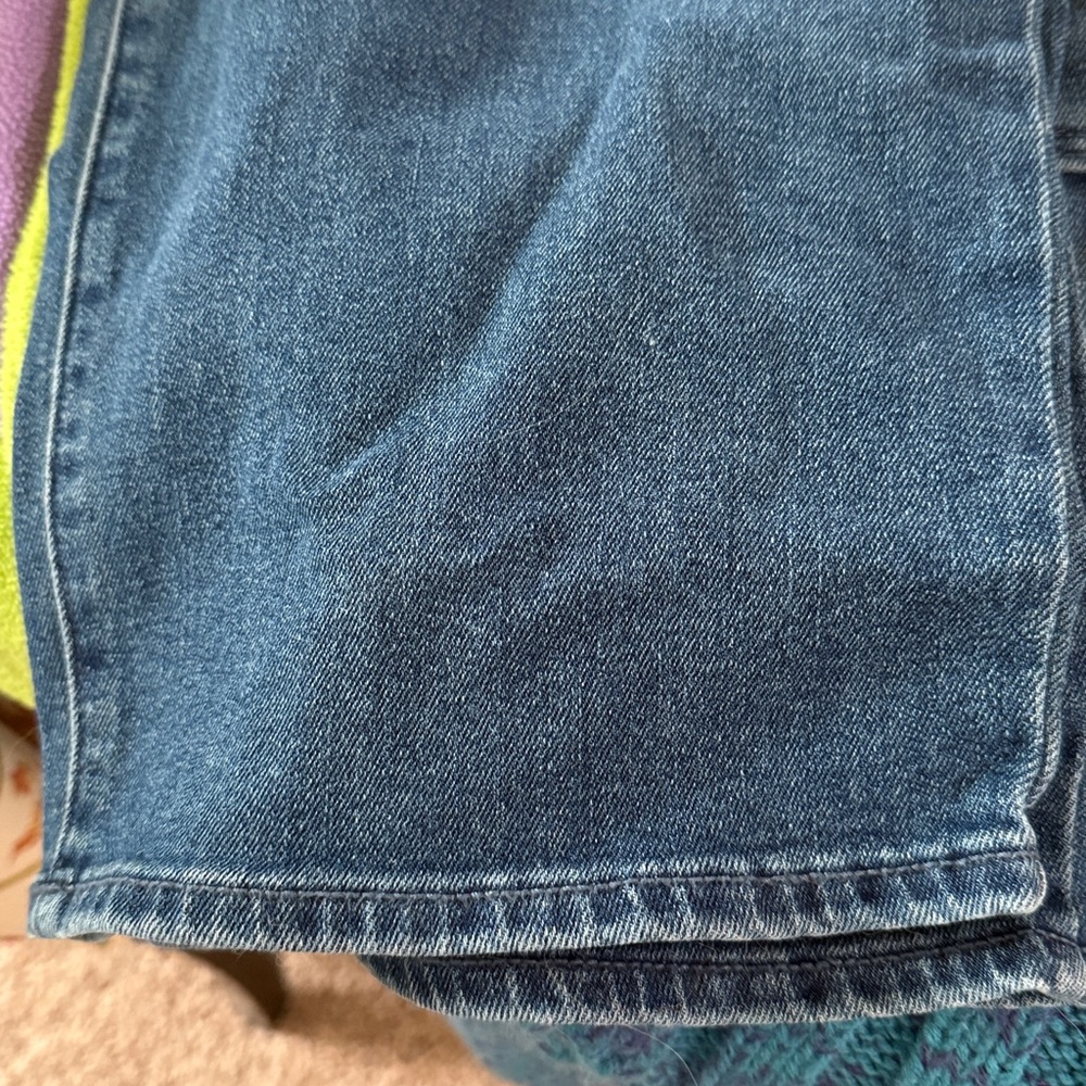 Old Navy High-Rise Wow Loose Jeans - Picture 2 of 6